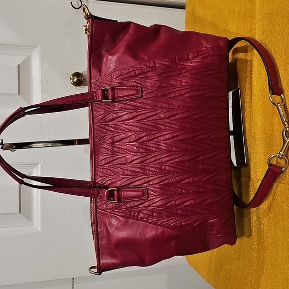 Coach Madison Burgundy Gathered Leather Satchel Bag W/Crossbody Strap NWOT - Picture 6 of 15
